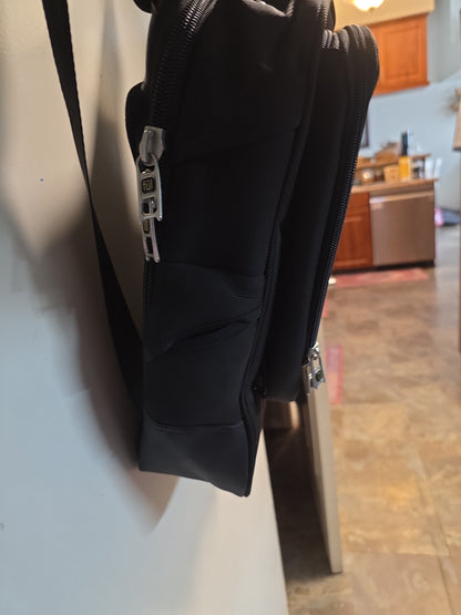 New without tags Ful backpack. Black.