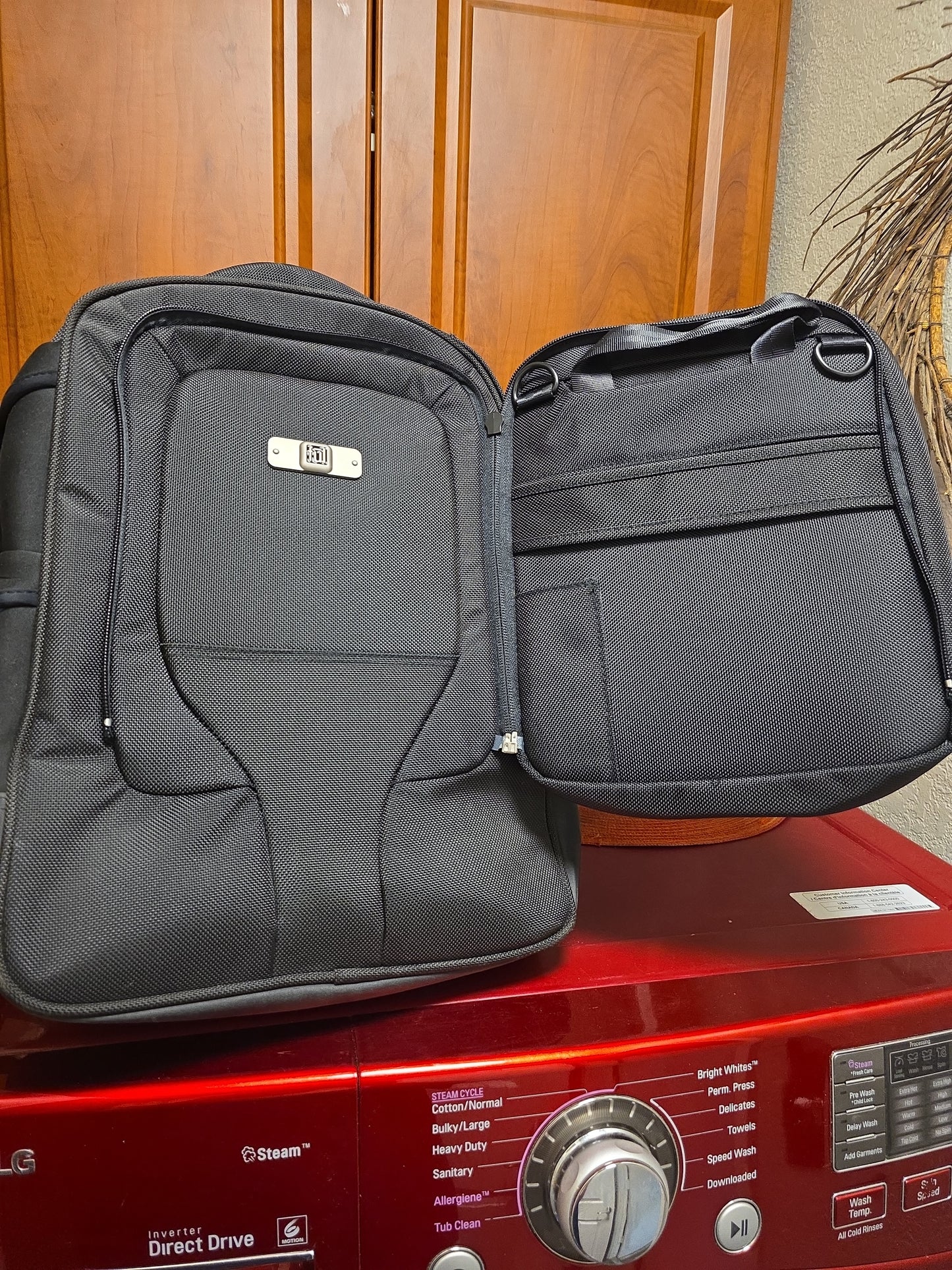 New without tags Ful backpack. Black.