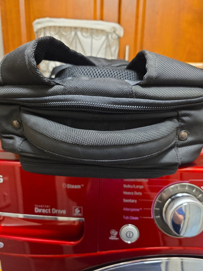 New without tags Ful backpack. Black.