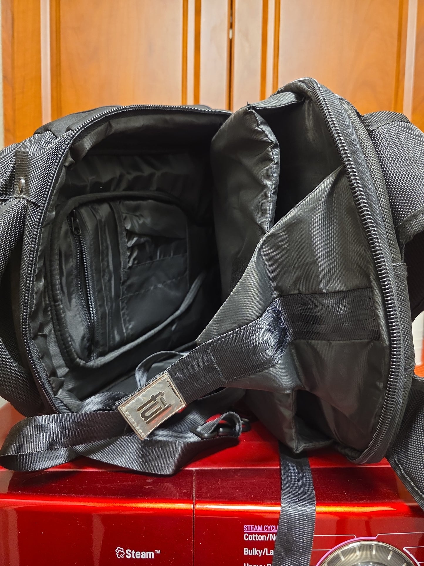 New without tags Ful backpack. Black.